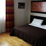 Sanlu Hotel Serrano