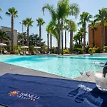 Sanlu Hotel Serrano