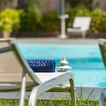 Hotel Sanlu Serrano