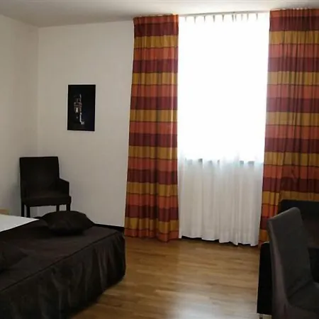 Hotell Sanlu Serrano