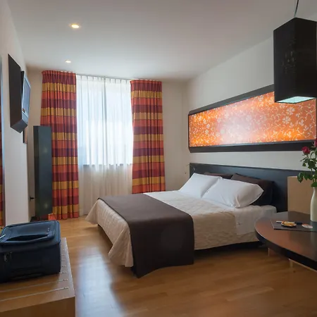 Sanlu Szálloda 3*